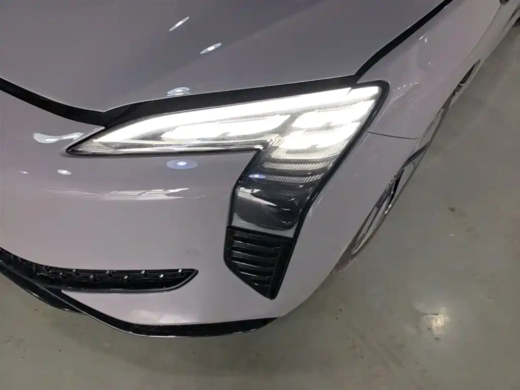 Hongqi EH7 2025 640 AWD Smart Selection Edition фото 24