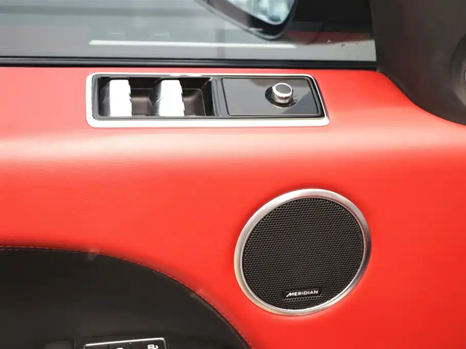 Land Rover Range Rover Sport 2021 3.0 L6 Gloss Black Edition фото 11
