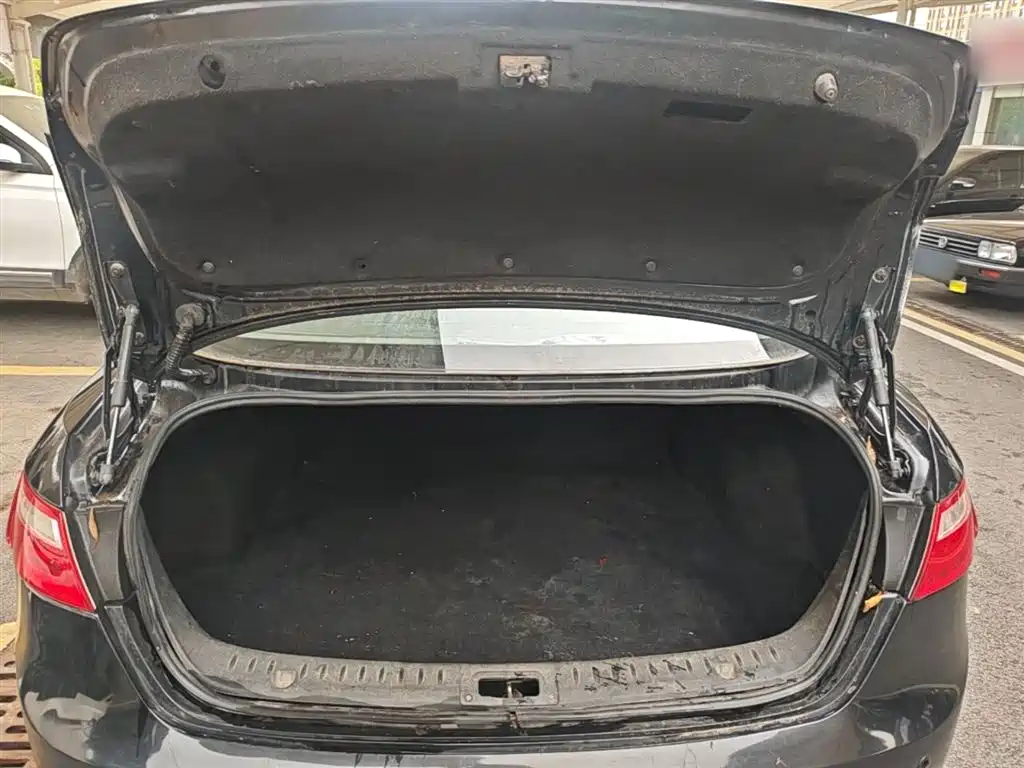 Besturn B70 2015 2014 2.0L Automatic Luxury