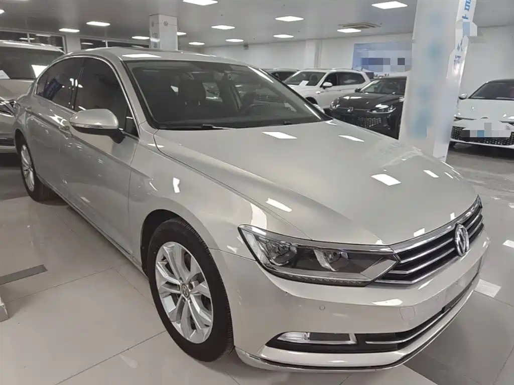 Volkswagen Magotan 2018 Facelift 330TSI DSG Luxury фото 4