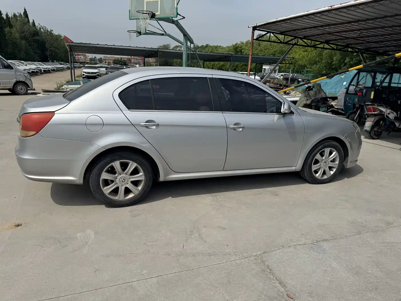 Volkswagen Lavida 2011 1.6L Automatic Pinxuan Edition фото 7