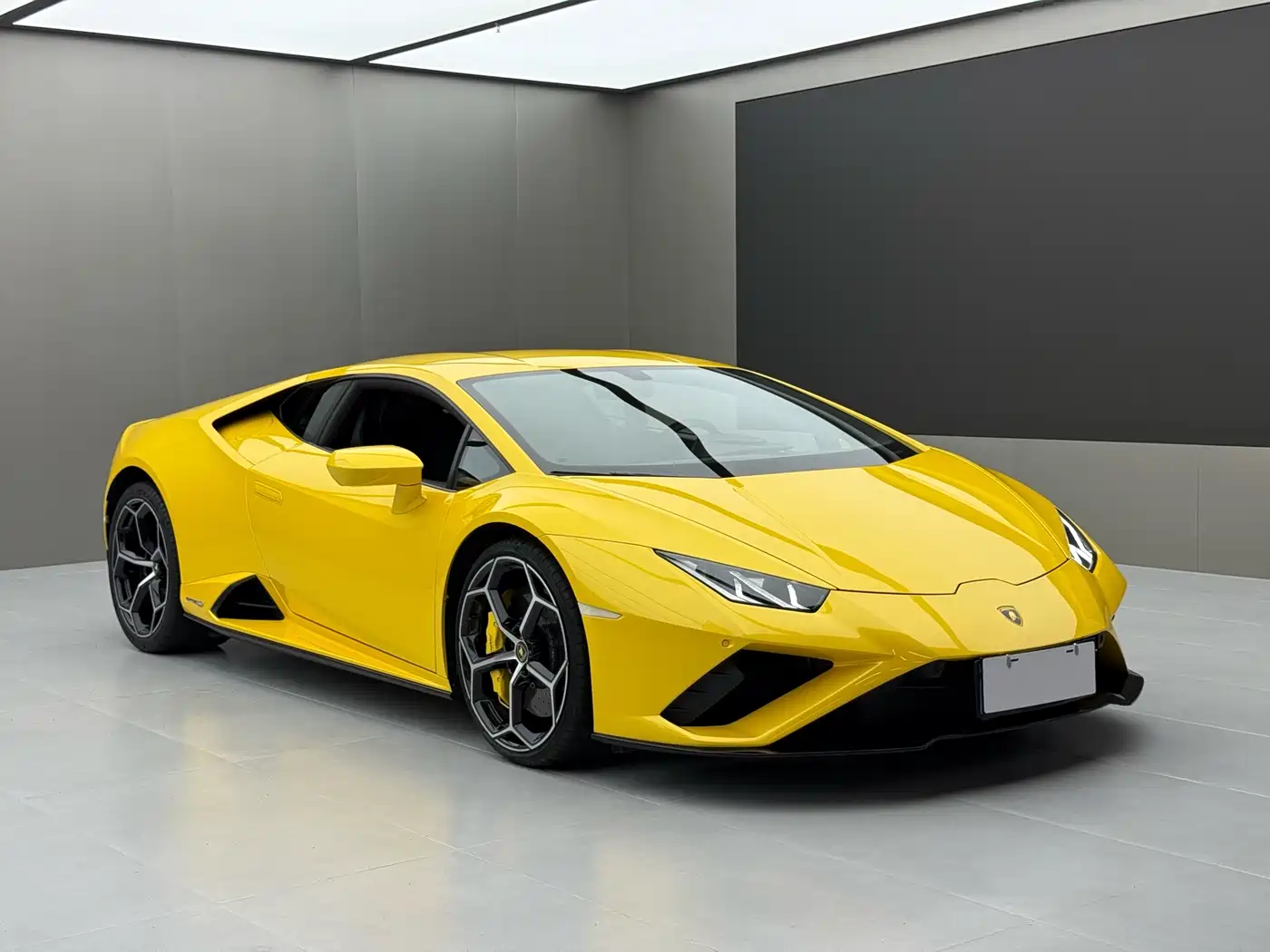 Lamborghini Huracán 2020 Huracán EVO RWD фото 2