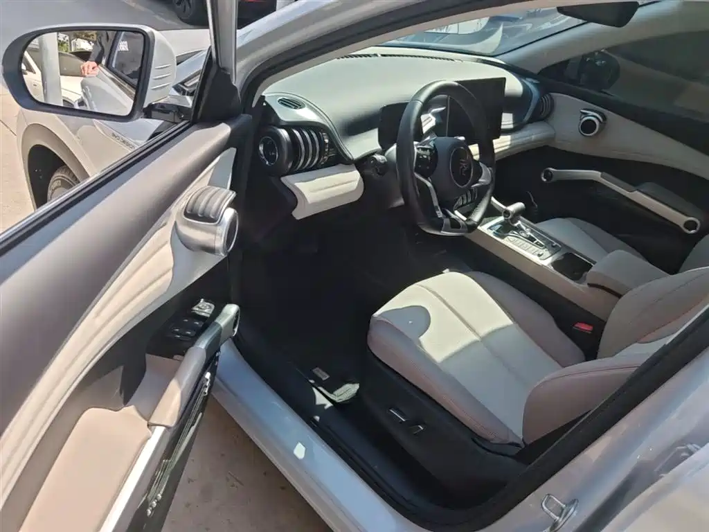 BYD Yuan PLUS 2024 Glory Edition 430KM Advanced фото 16