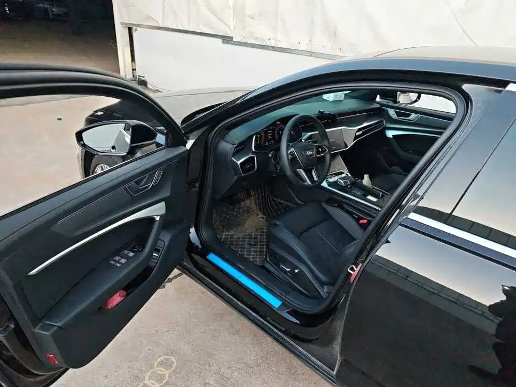 Фото 9 - Audi A6L