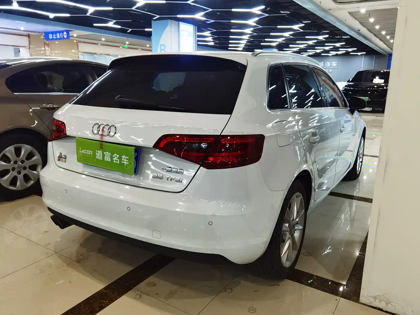 Audi A3 2016 Sportback 35 TFSI Style фото 7