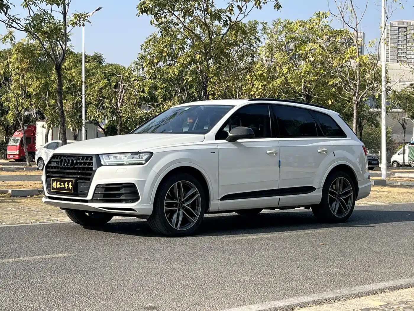 Фото 1 - Audi Q7