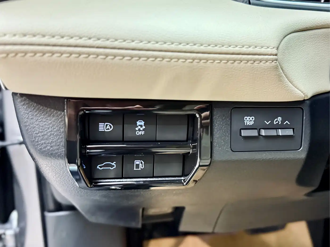 Toyota Avalon 2019 Hybrid 2.5L Luxury Edition China VI фото 19
