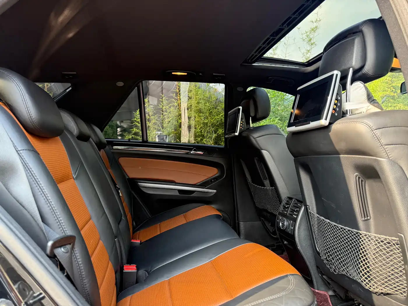 Mercedes-Benz M-Class AMG 2011 AMG ML 63 фото 16