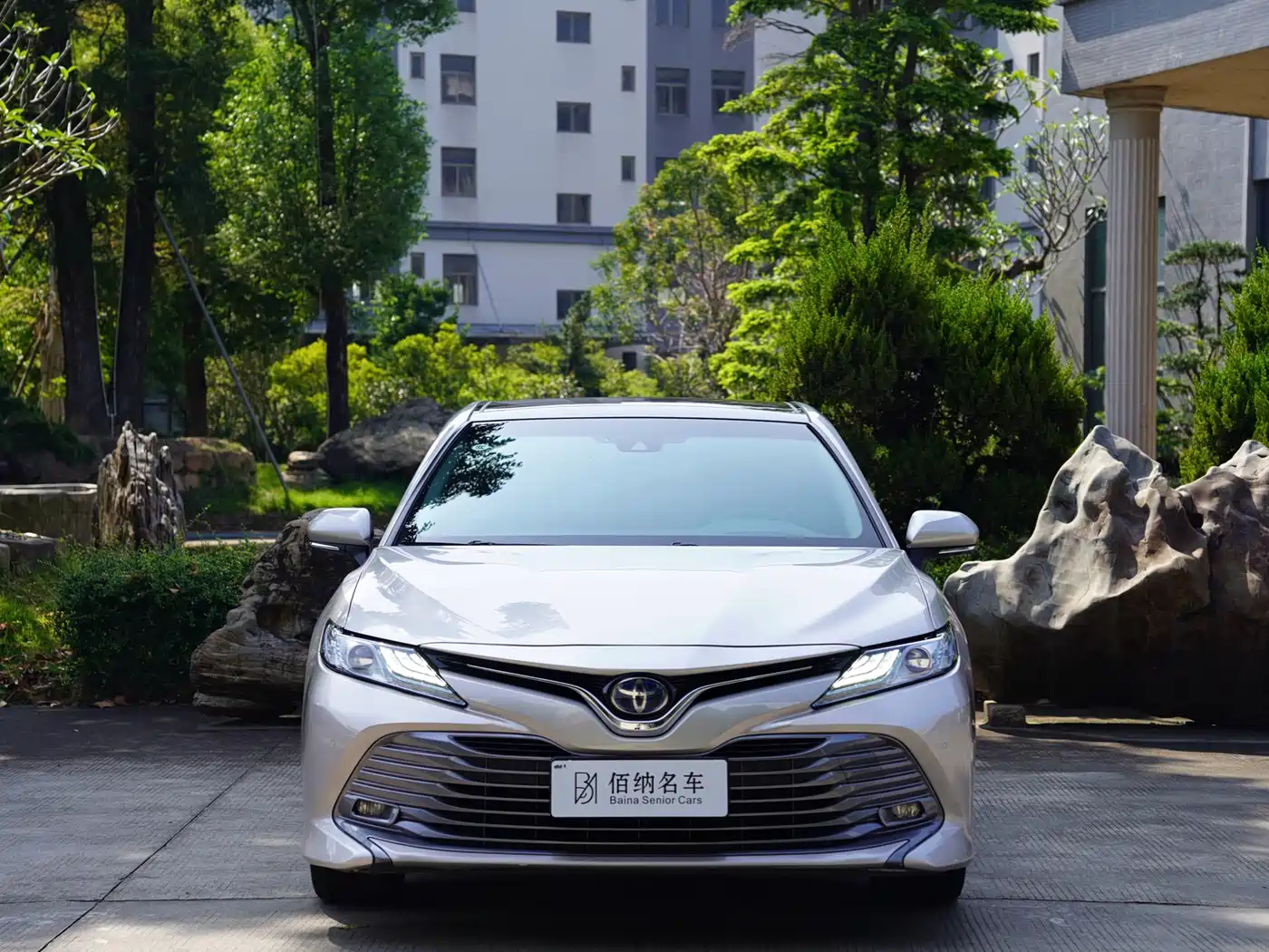 Toyota Camry 2019 Facelift Hybrid 2.5HG Luxury Edition фото 2