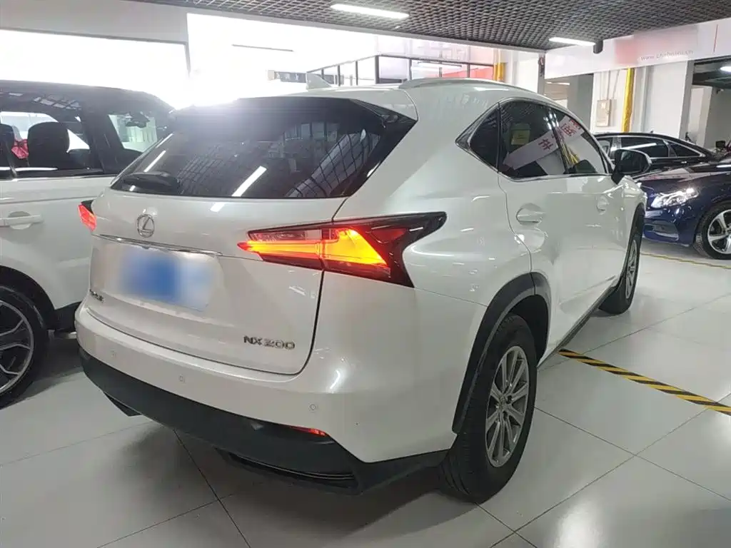 Lexus NX 2016 200 AWD F Sport фото 5