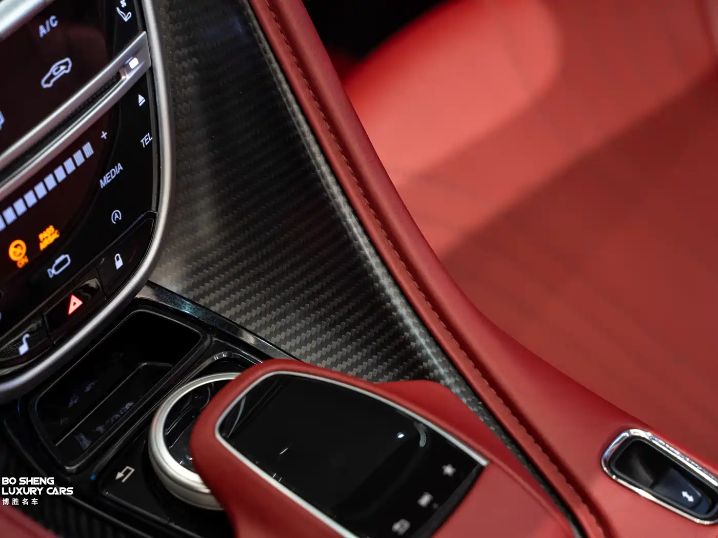 Aston Martin DB11 2019 4.0T V8 Volante фото 28