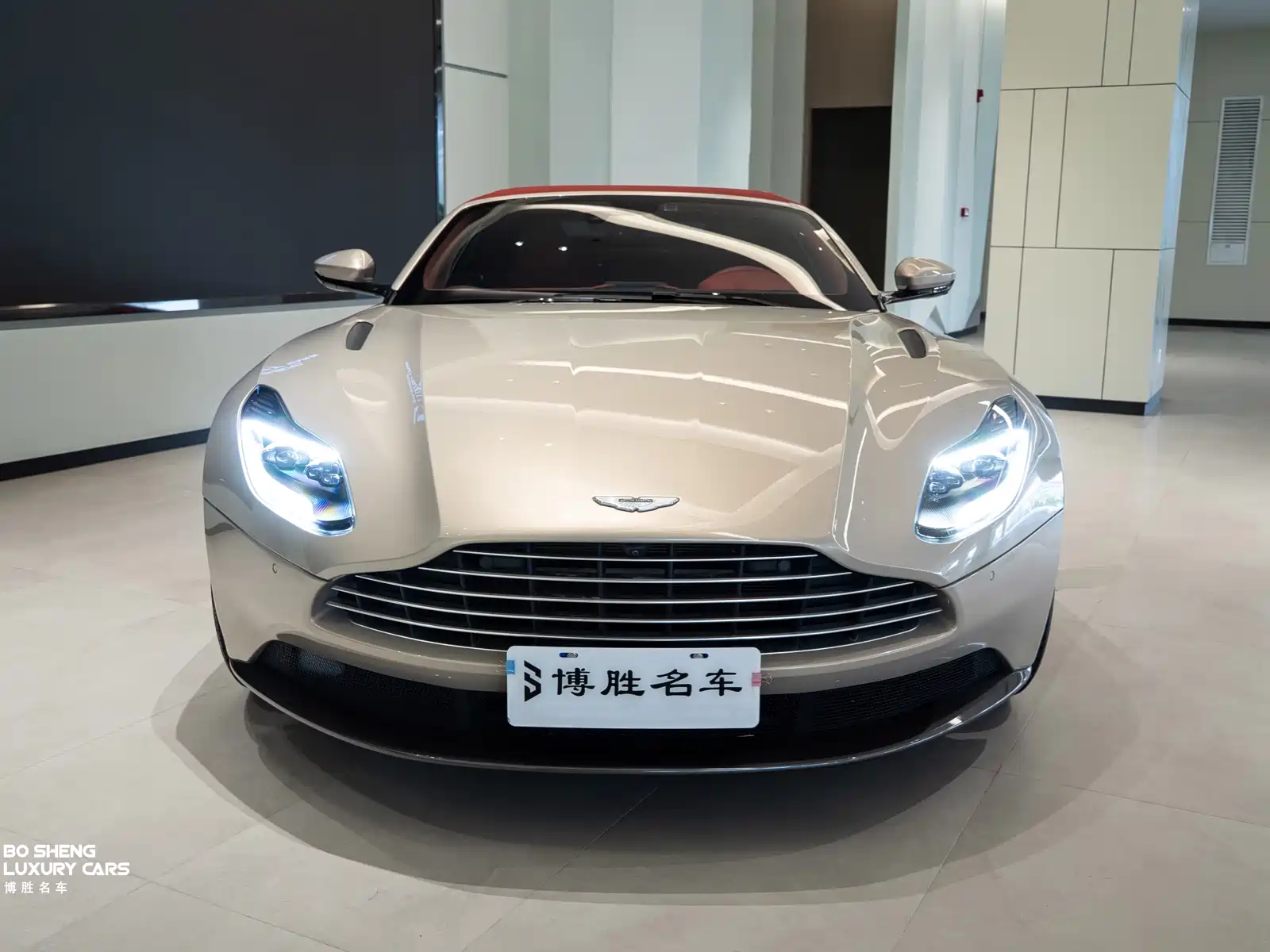Фото 34 - Aston Martin DB11