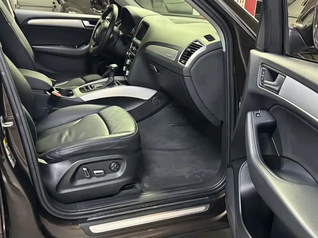 Audi Q5 2015 40 TFSI Technology фото 6