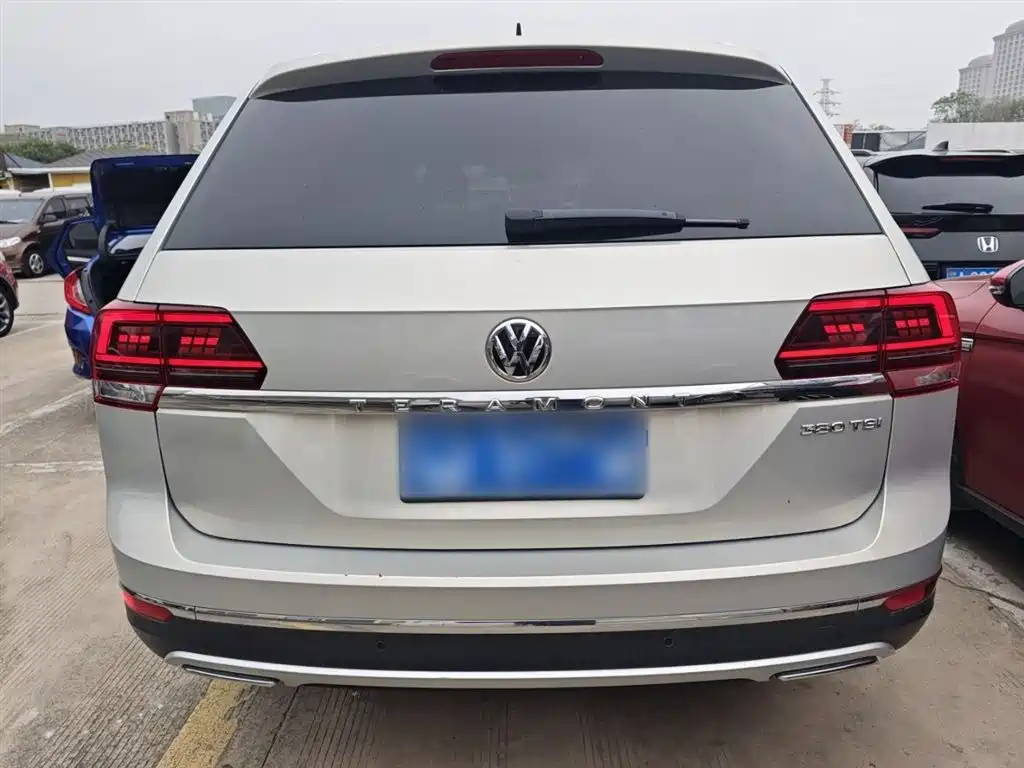 Volkswagen Teramont 2019 380TSI 4WD Luxury Edition China VI фото 6