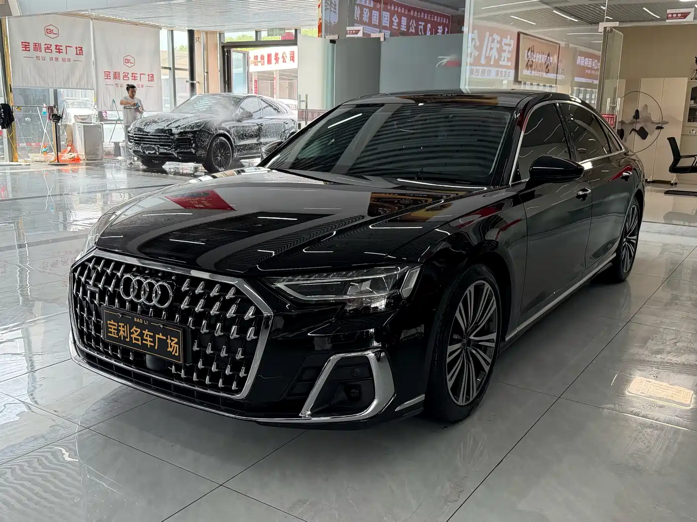 Audi A8 2023 A8L 50 TFSI quattro Exclusive фото 2
