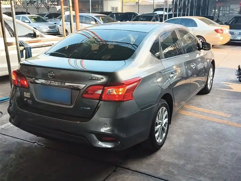 صورة 7 - Nissan Sylphy