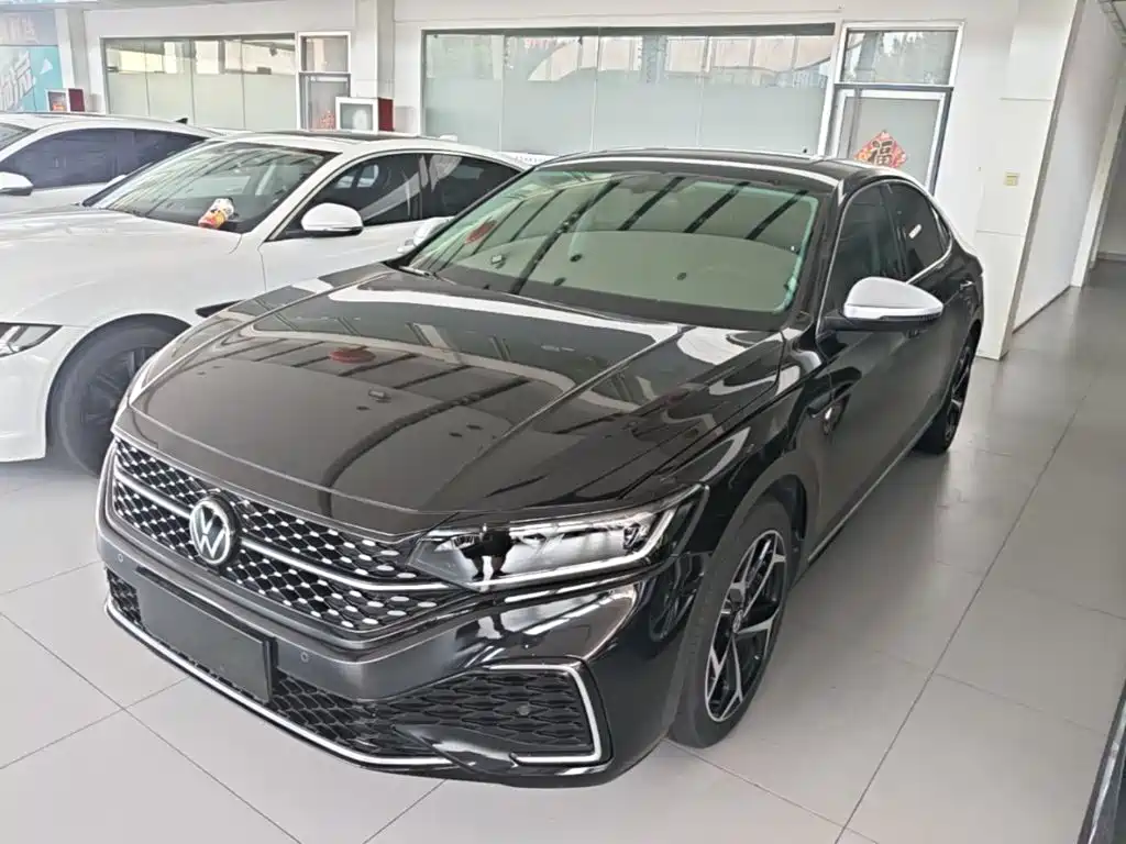 Фото 2 - Volkswagen Passat