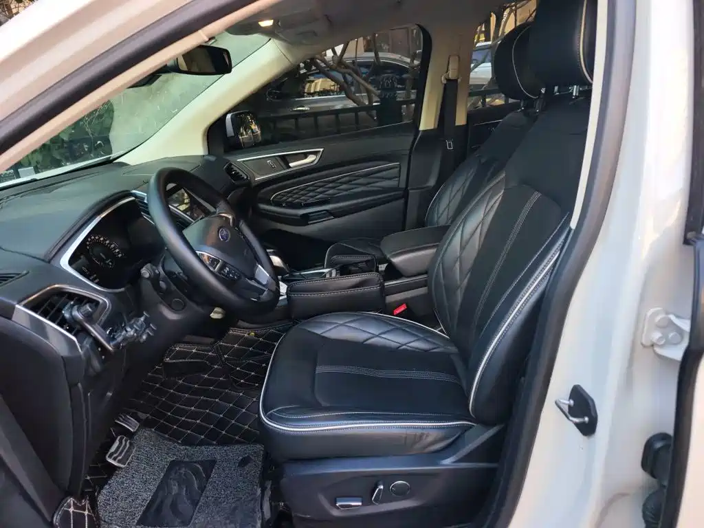 Фото 16 - Ford Edge