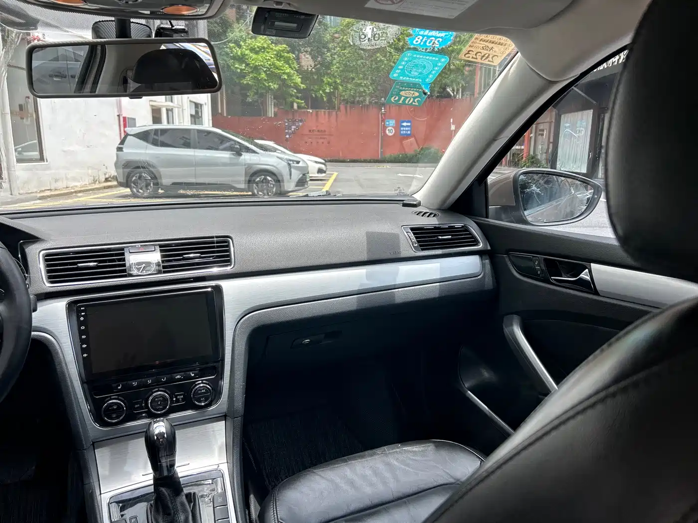 Volkswagen Passat 2014 1.8TSI DSG Luxury Edition фото 18