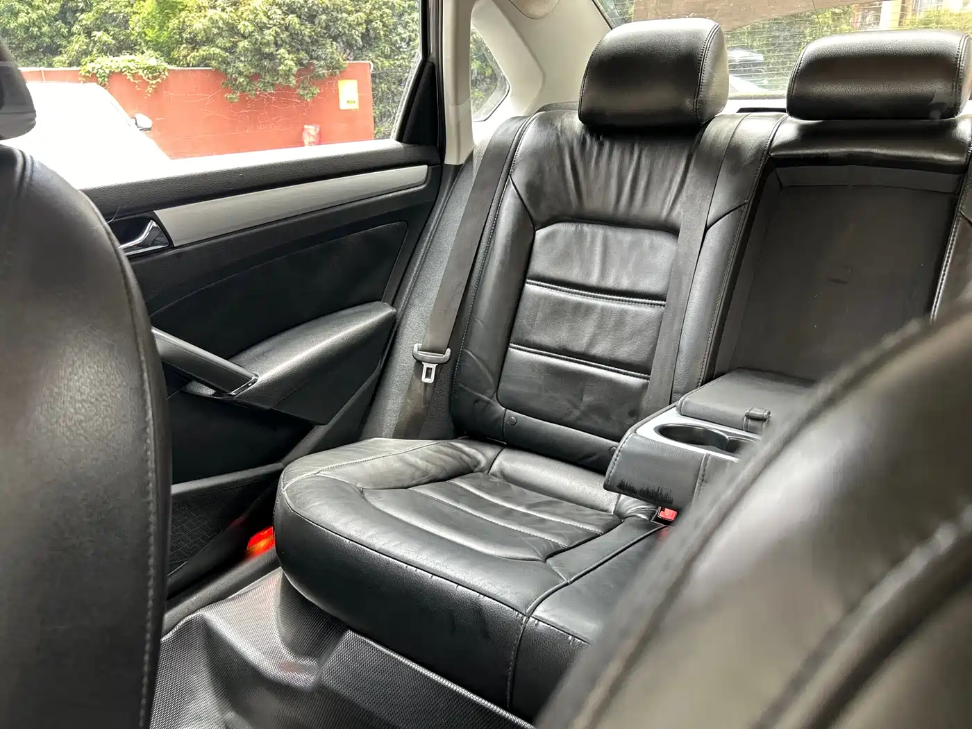 Volkswagen Passat 2014 1.8TSI DSG Luxury Edition фото 34