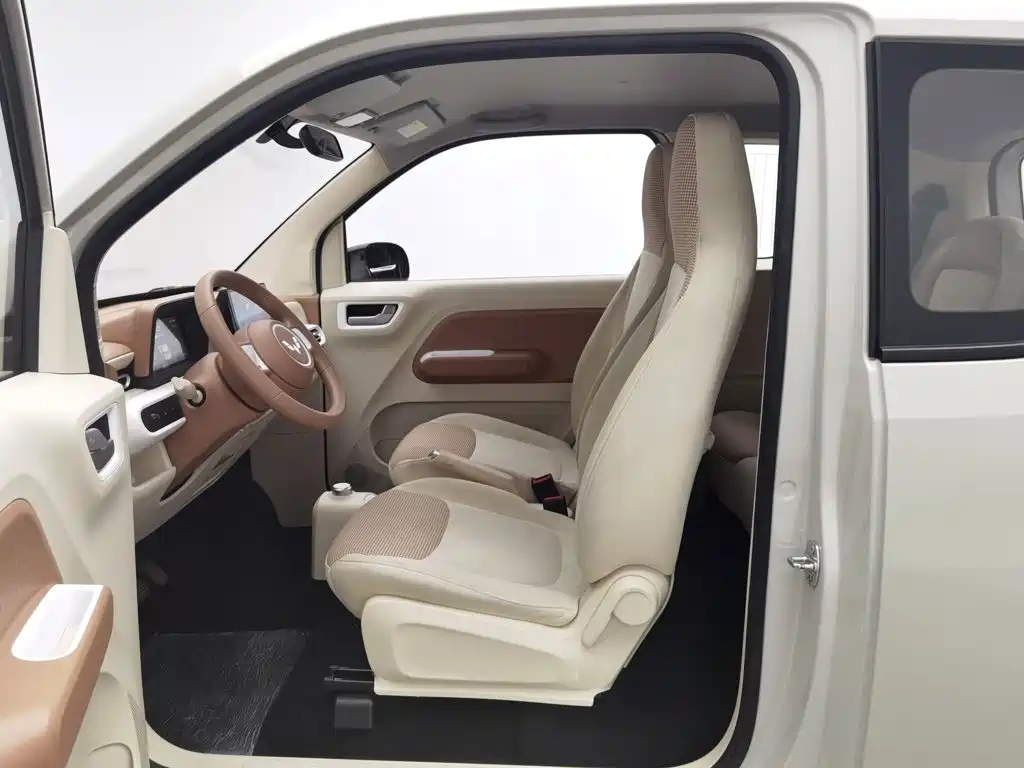 Photo 10 - Wuling Motors Hongguang MINIEV
