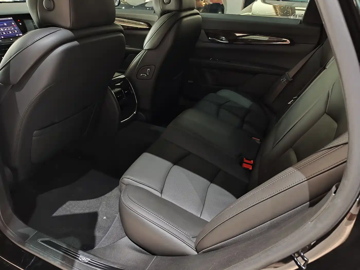 Cadillac CT6 2022 28T Luxury фото 7