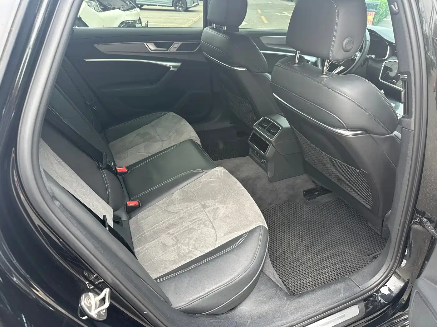 Audi A6L 2023 45 TFSI Premium Selection Dynamic фото 7