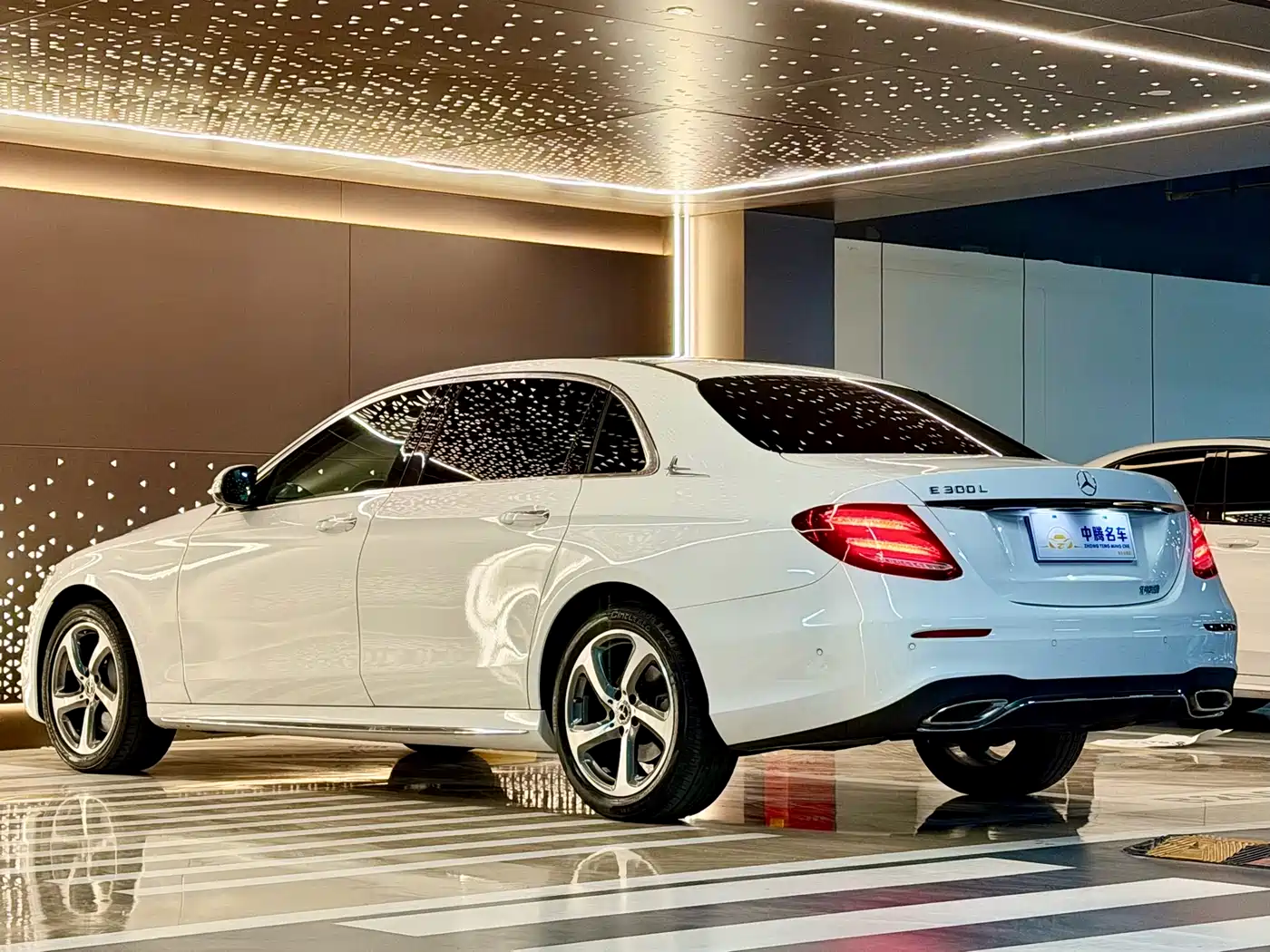 Mercedes-Benz E-Class 2019 E 300 L Sport Luxury фото 32