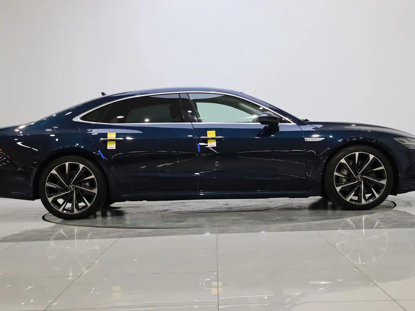 Audi A7L 2022 55 TFSI quattro S-line Zhiyuan Crystal Package фото 3