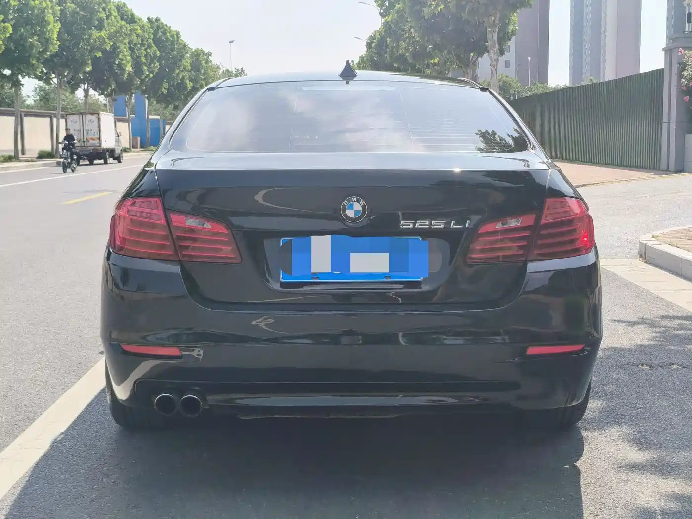 BMW 5 Series 2014 525Li Leading фото 17