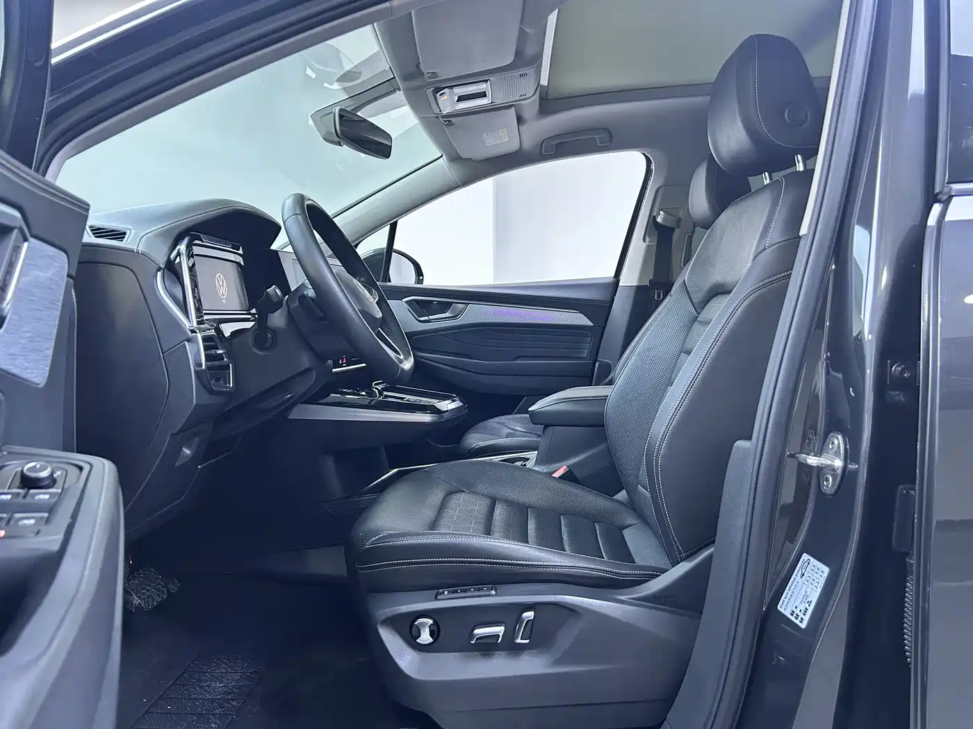 Volkswagen Talagon 2022 330TSI 2WD Luxury Premium Edition 7-Seater фото 6