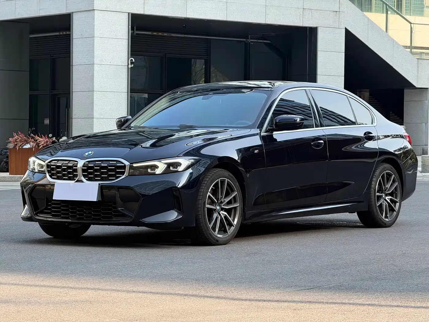 BMW 3 Series 2023 325Li M Sport Package