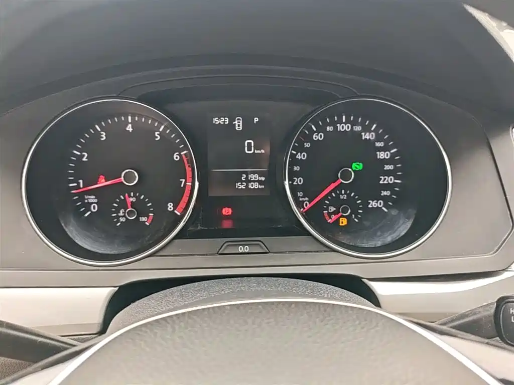 Volkswagen Lamando 2015 230TSI DSG Style фото 12