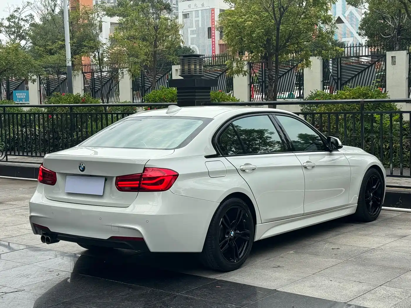 BMW 3 Series 2017 320Li M Sport фото 6