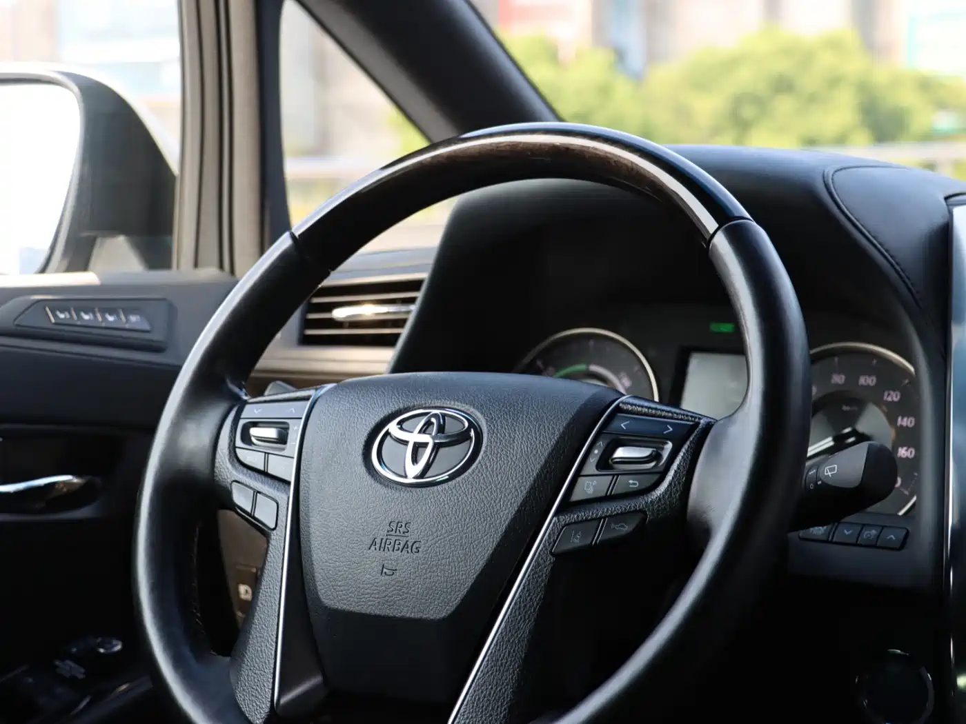 Toyota Alphard 2021 Hybrid 2.5L Premium фото 14
