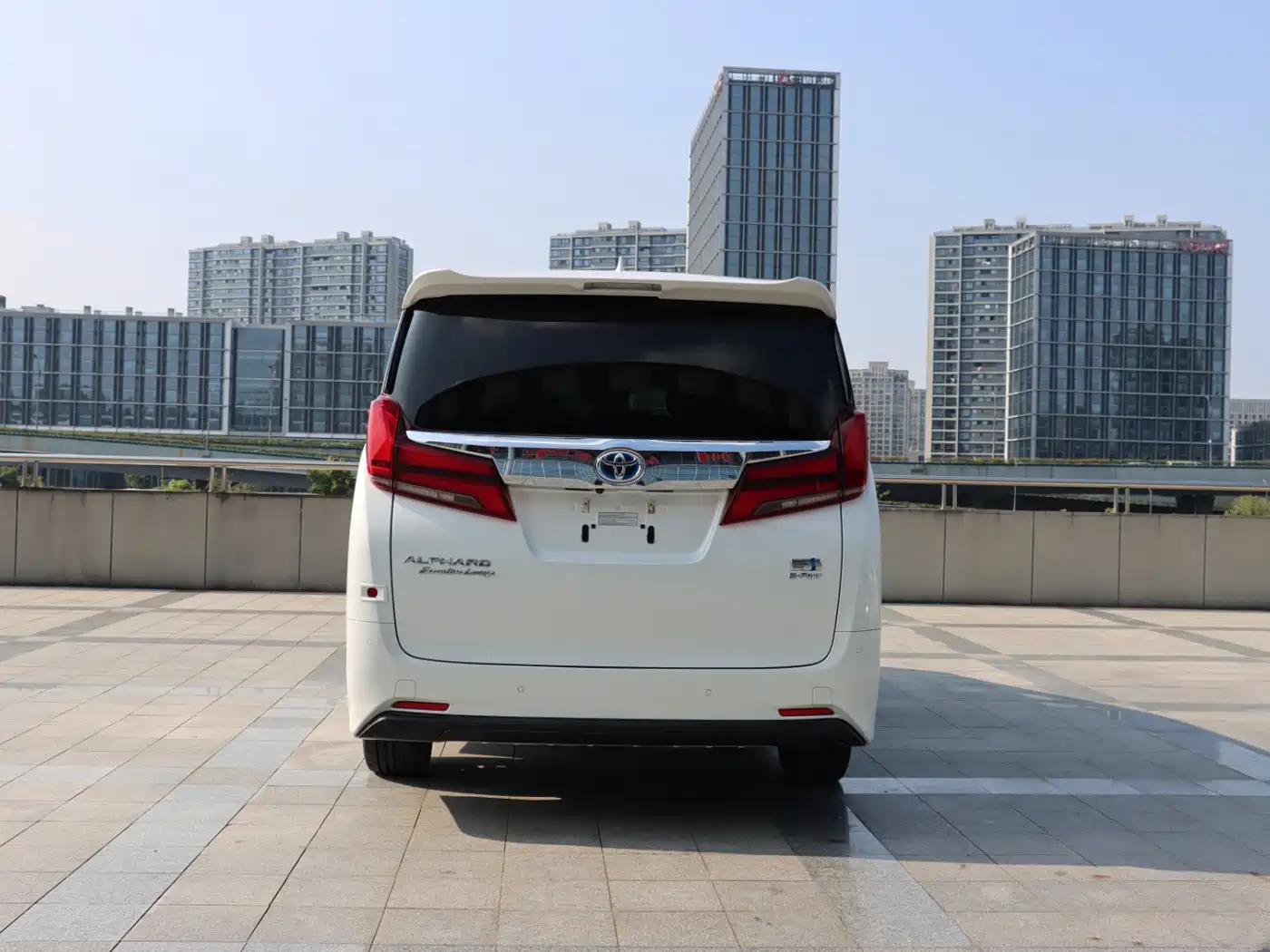 Toyota Alphard 2021 Hybrid 2.5L Premium фото 5