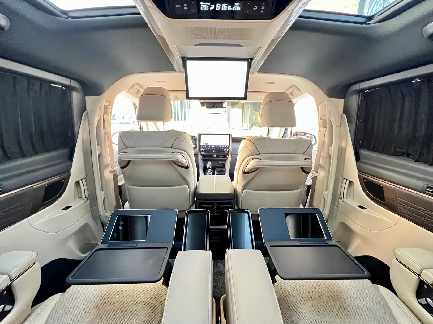 Toyota Alphard 2024 Hybrid 2.5L Ultimate Enjoyment Edition фото 10