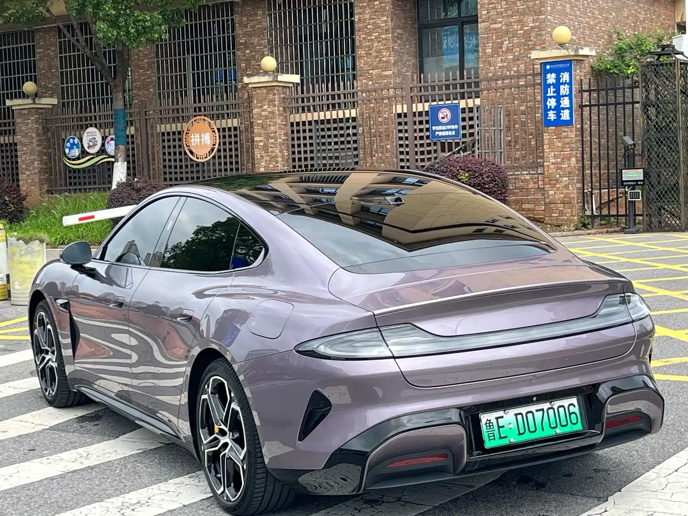 Xiaomi Auto Xiaomi SU7 2024 RWD Long Range Intelligent Driving Edition фото 13
