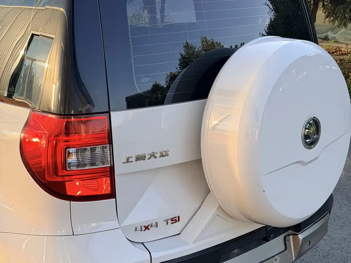 Škoda Yeti 2014 2014 1.8TSI DSG Polar Edition