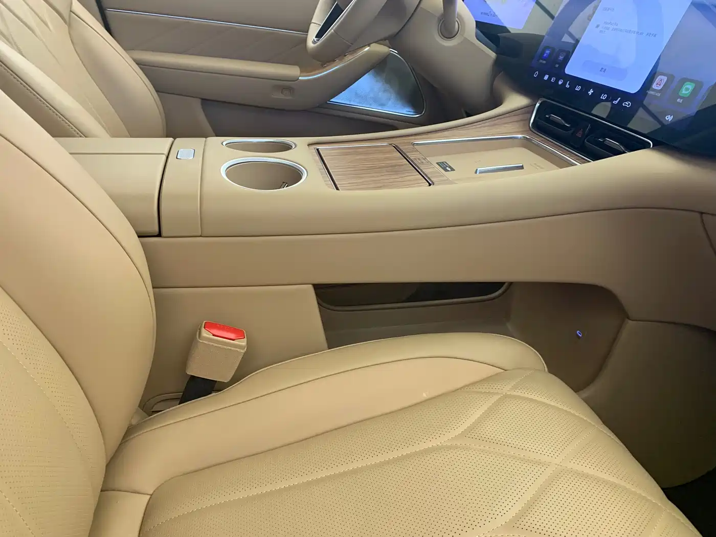AITO Wenjie AITO M8 2025 Model Extended Range Max+ Edition 53.4kWh 6-Seater фото 9