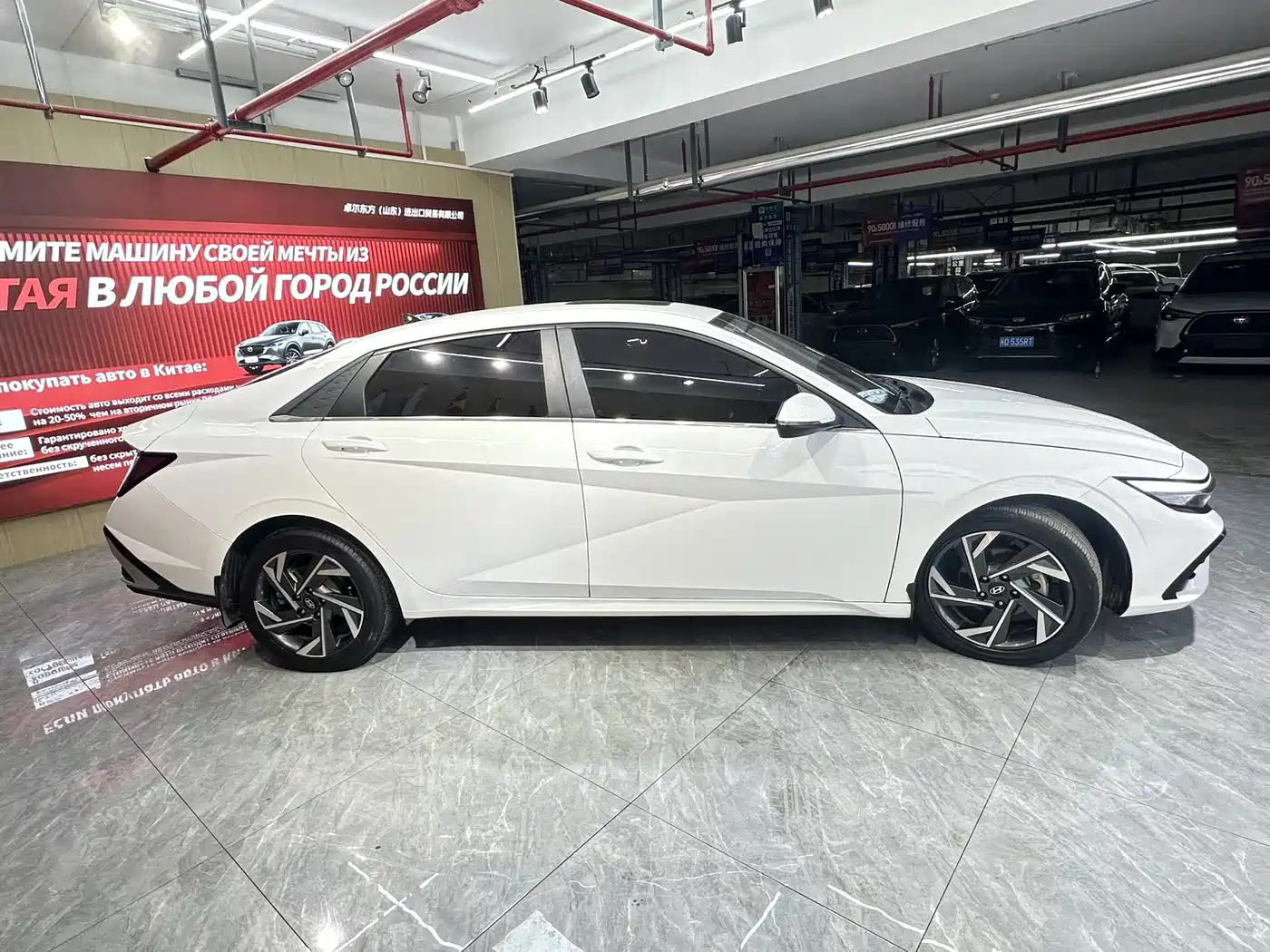 Hyundai Elantra 2023 1.5L CVT GLX Elite Edition фото 4
