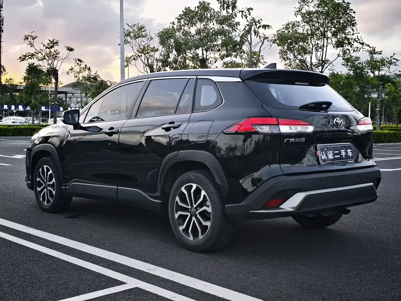 Toyota Frontlander 2023 2.0L CVT Luxury Edition фото 4