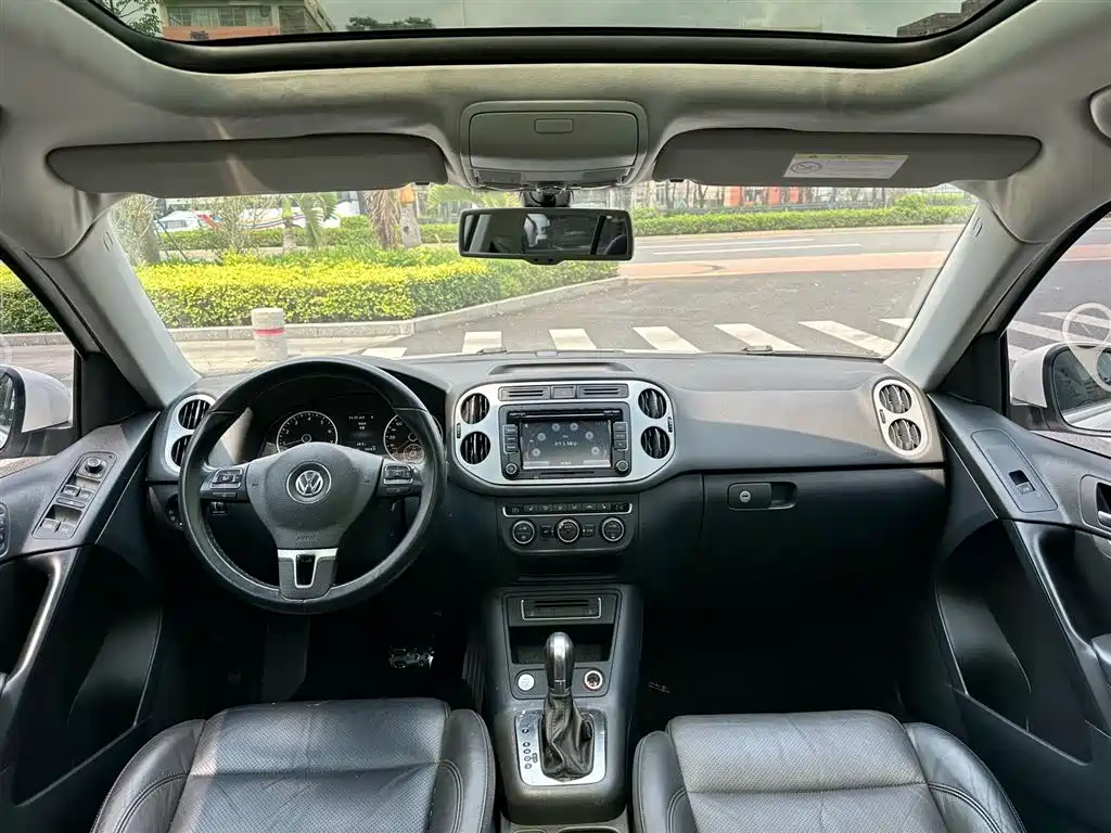 Volkswagen Tiguan 2015 1.8TSI Automatic 2WD Highline фото 7