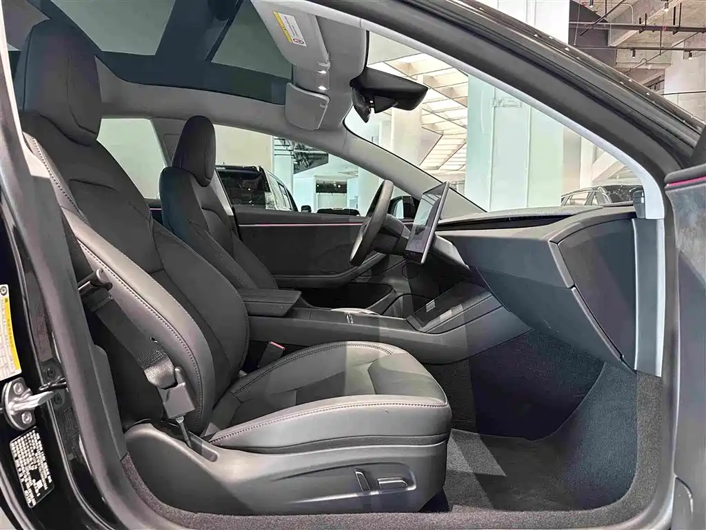 Tesla Model 3 2026 2025 Model Year Facelift Long Range All-Wheel Drive