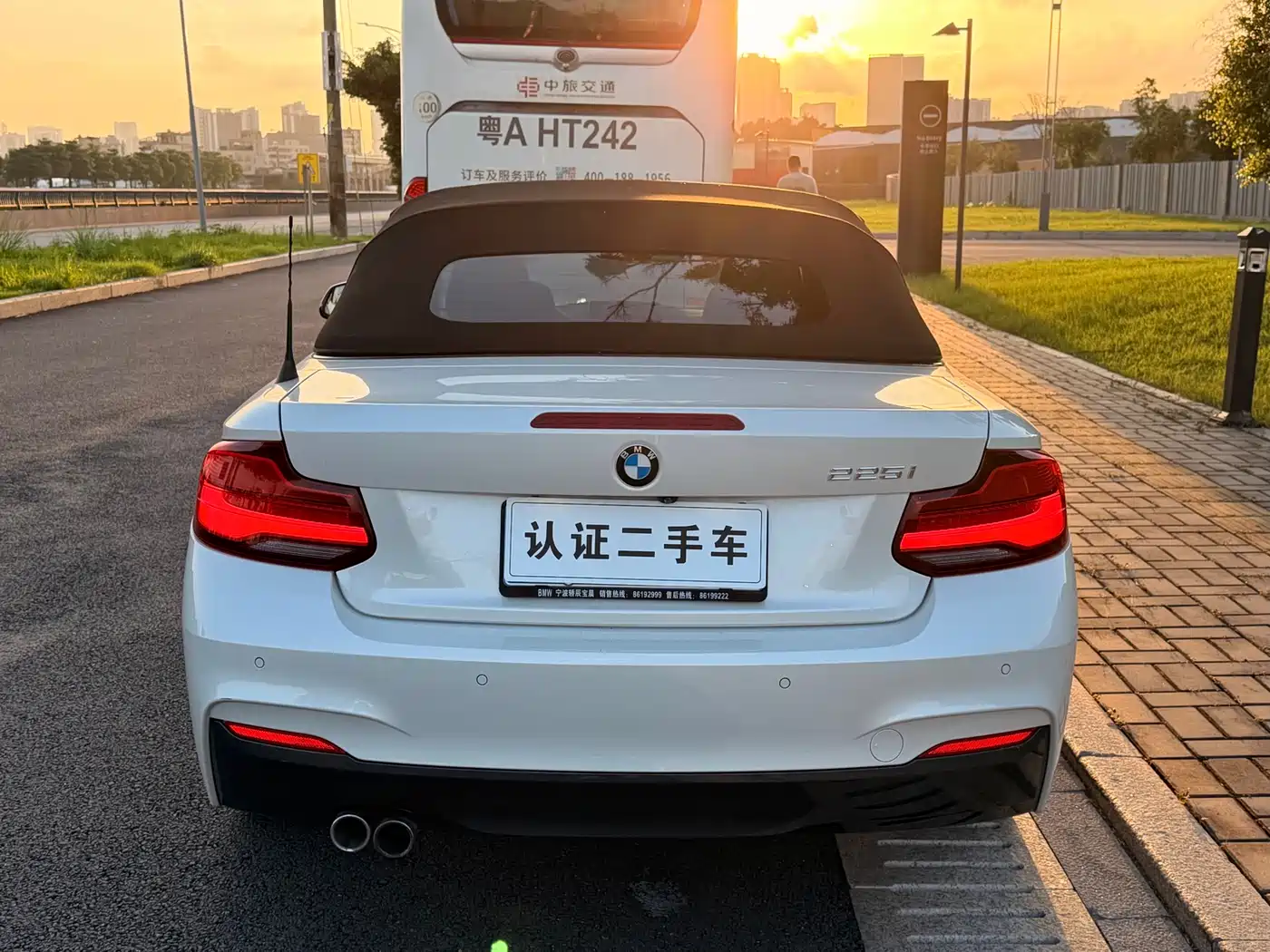BMW 2 Series (Import) 2018 225i Convertible Coupe M Sport фото 4