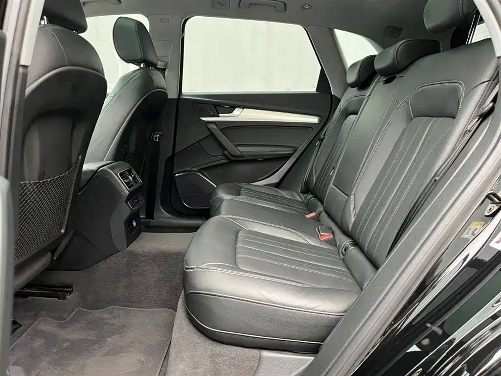 Audi Q5L 2020 Facelift 40 TFSI Honor Fashion фото 8