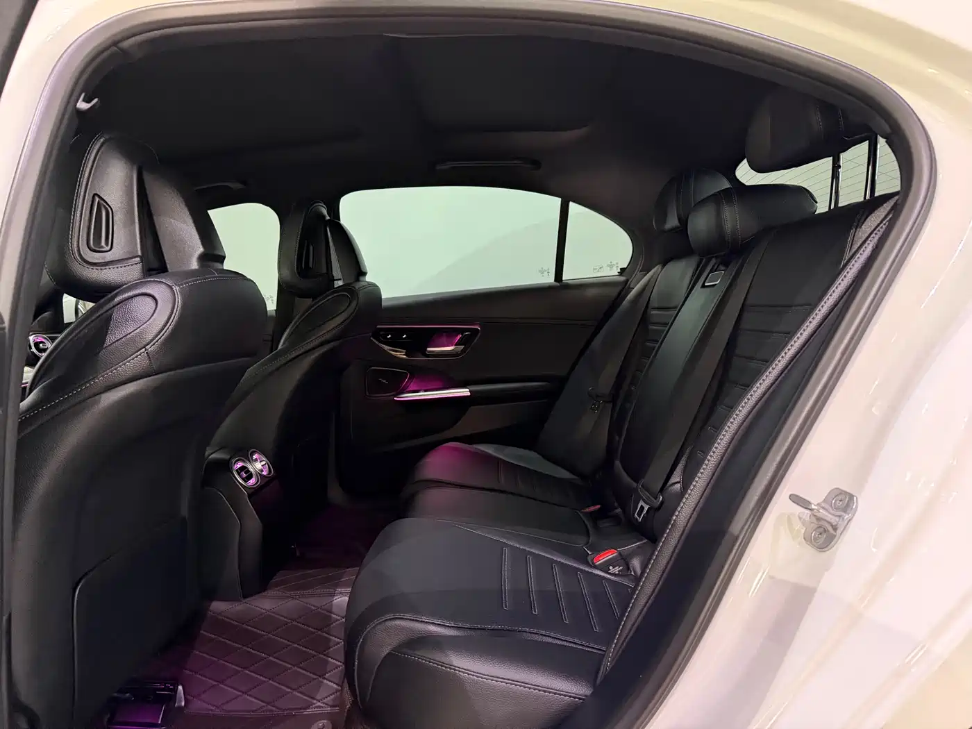 Mercedes-Benz C-Class New Energy 2025 C 350 eL фото 5