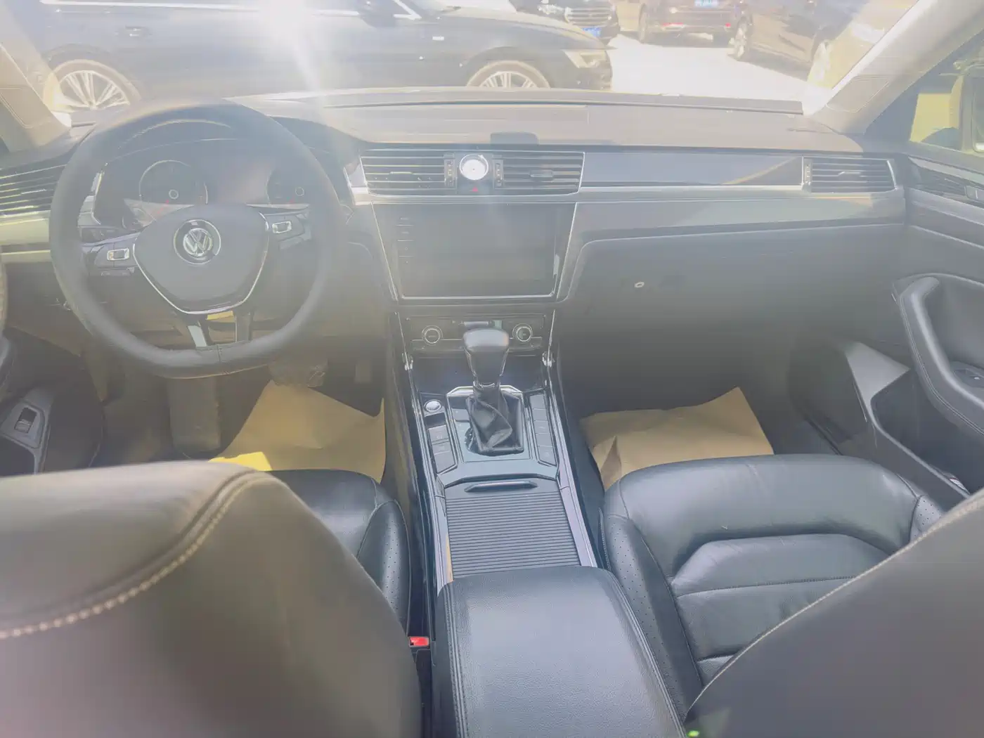Volkswagen Phideon 2018 Facelift 380TSI FWD Business фото 6