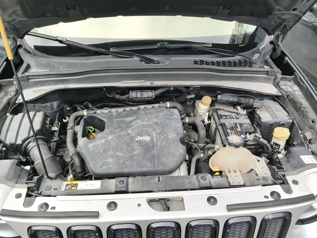 Photo 16 - Jeep Renegade