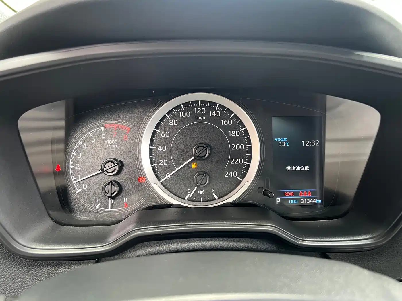Toyota Levin 2023 185T CVT Luxury фото 12